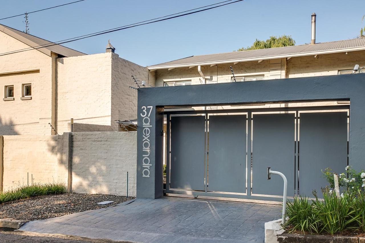 37 Alexandra Avenue, Self Catering Executive Apartment No Load Shedding And Water Outages Johannesburg Eksteriør billede